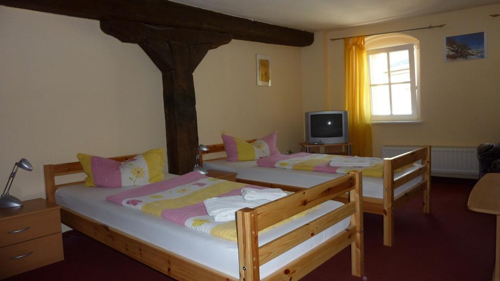 Twin Room,117424846:JPEG
