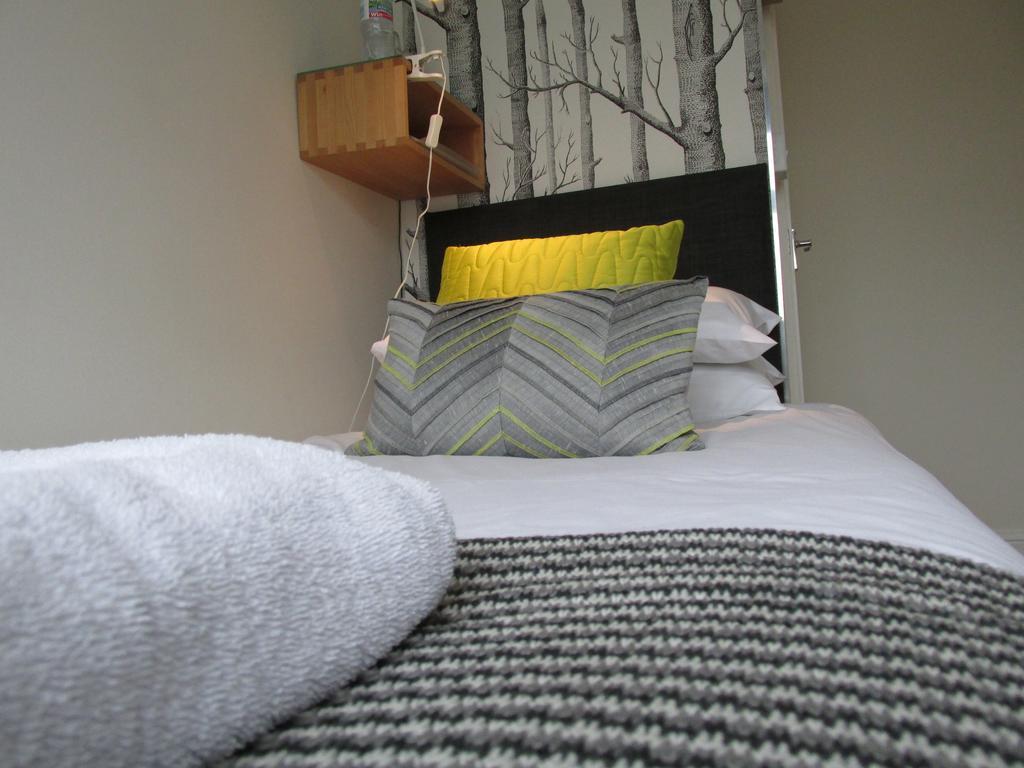 Single Room with Shared Toilet