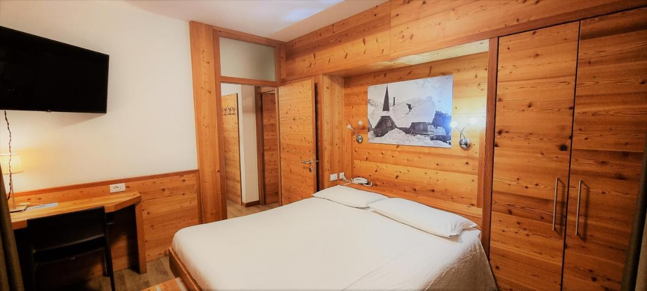 Standard Suite,1176864046:JPEG