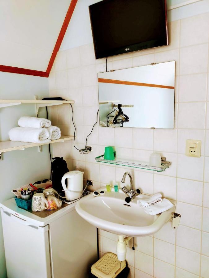 Standaard Tweepersoonskamer met Gedeelde Badkamer