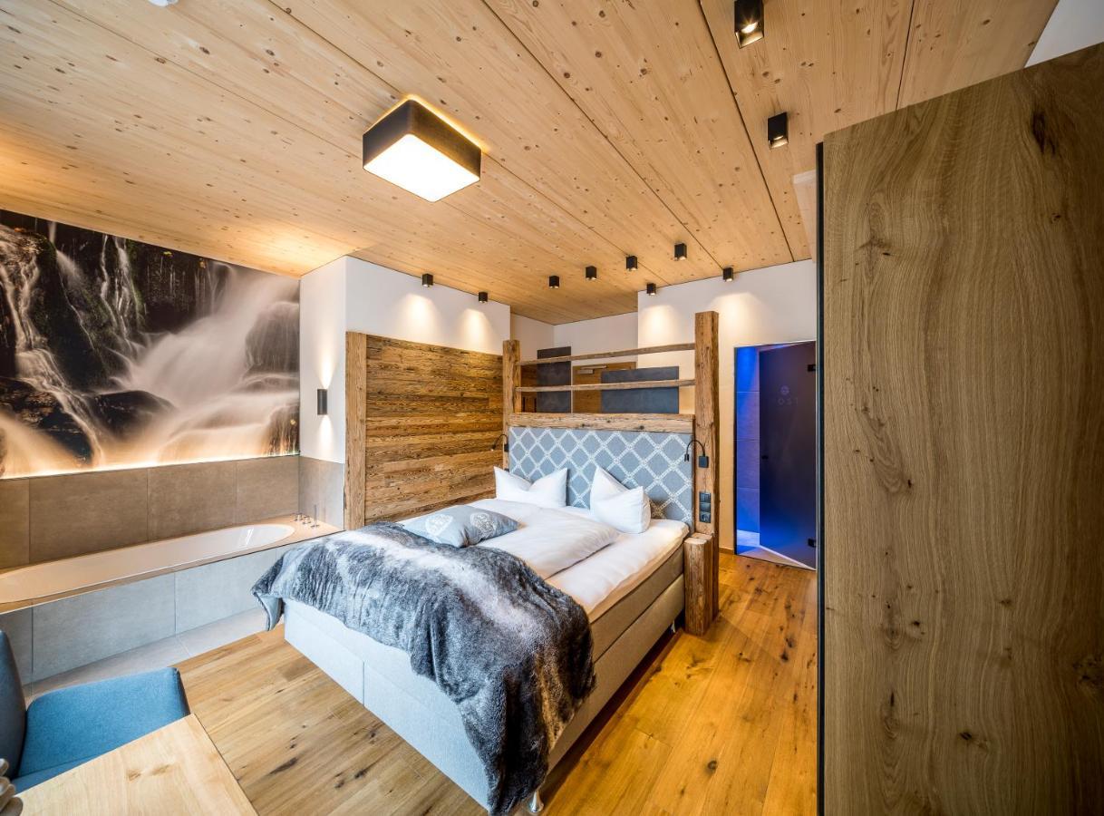 Deluxe Double Room with Bath,738358126:JPEG