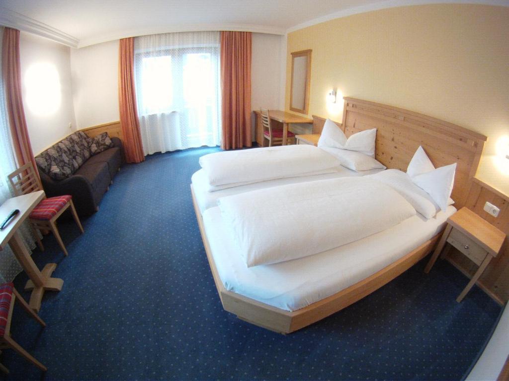 Triple Room,37467478:JPEG