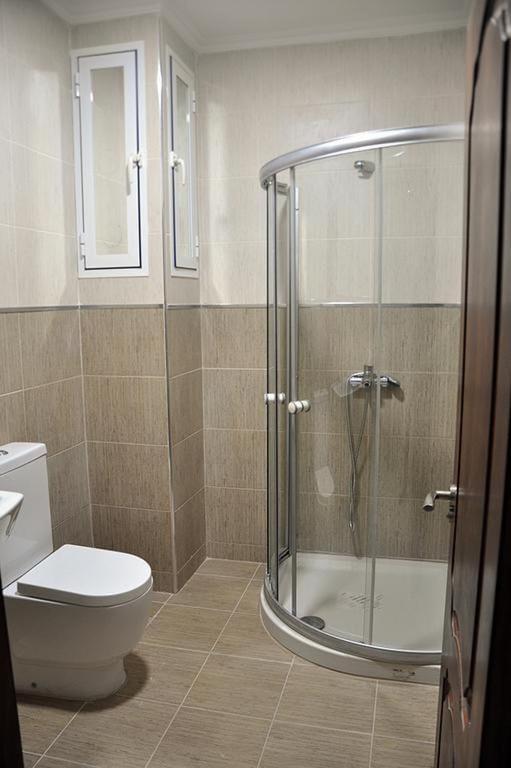 Kamer met Queensize Bed en Balkon