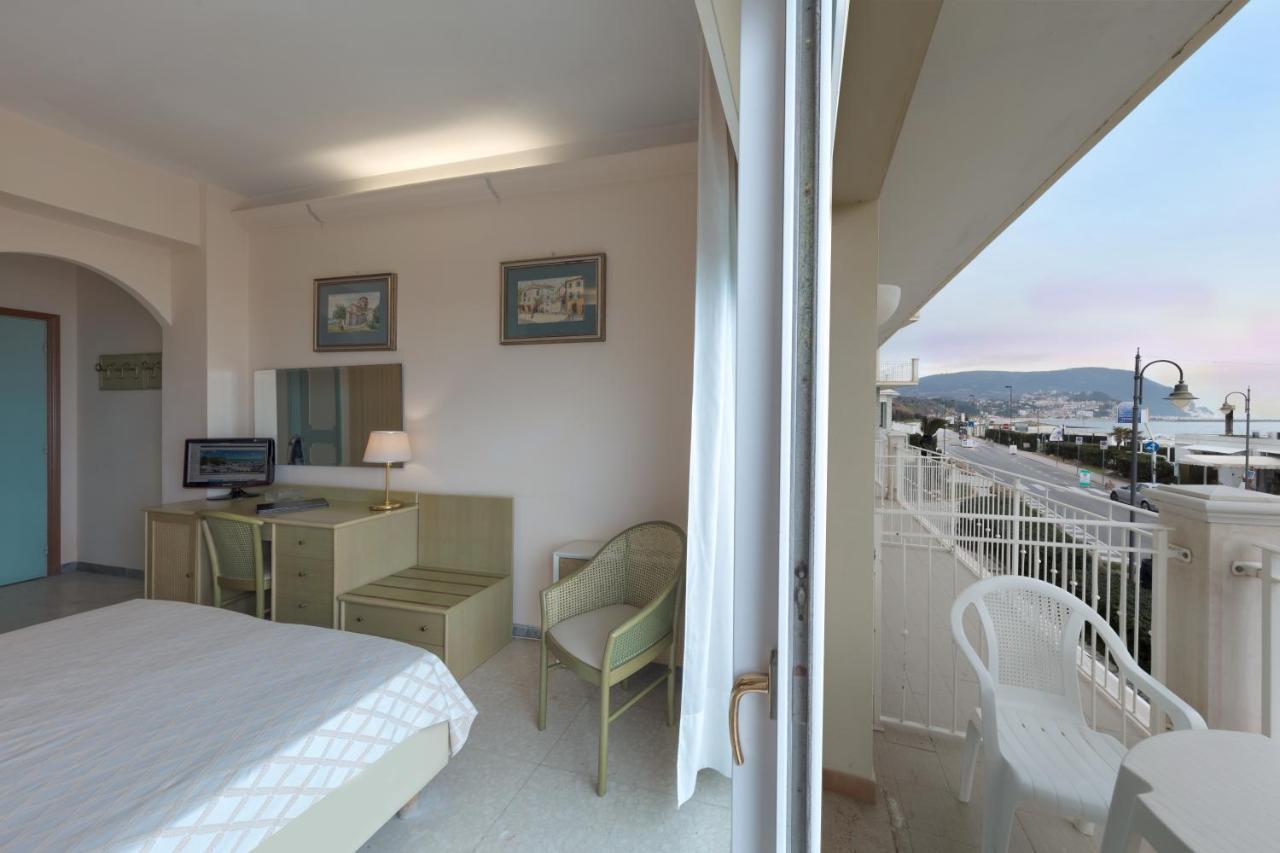 Two Connecting Rooms with Sea View,1305813352:JPEG
