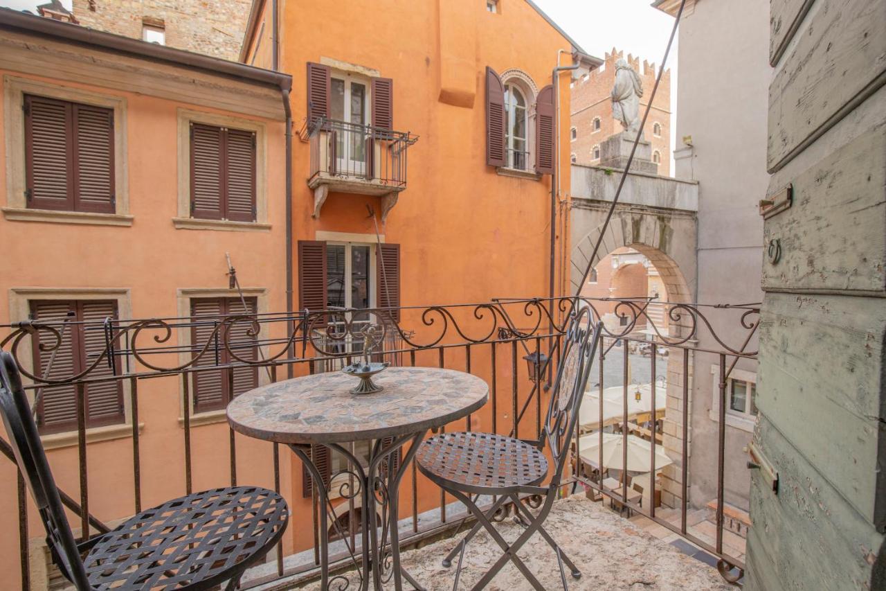 Large One-Bedroom Apartment with Balcony