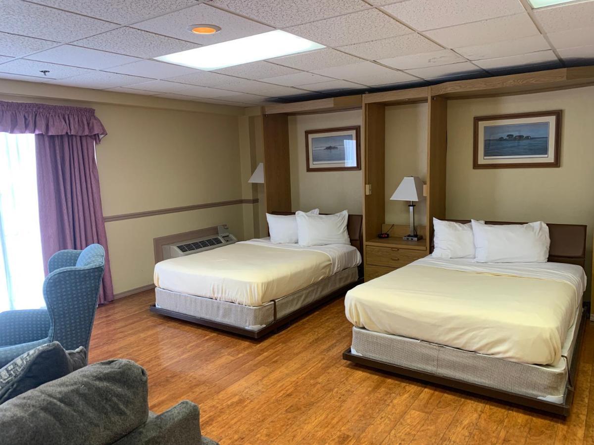 Deluxe Family Room