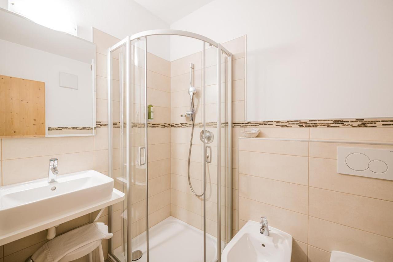 Familiensuite mit Balkon