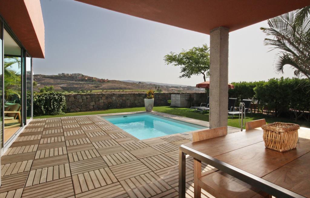 Villa mit 2 Schlafzimmern und eigenem Pool (2 Erwachsene + 2 Kinder)