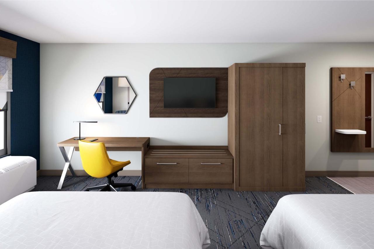 Suite with One King Bed and Living Area,1661644816:JPEG