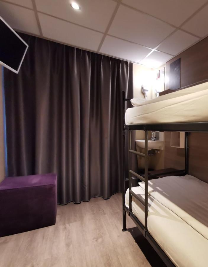 Zweibettzimmer mit Gemeinschaftsbad