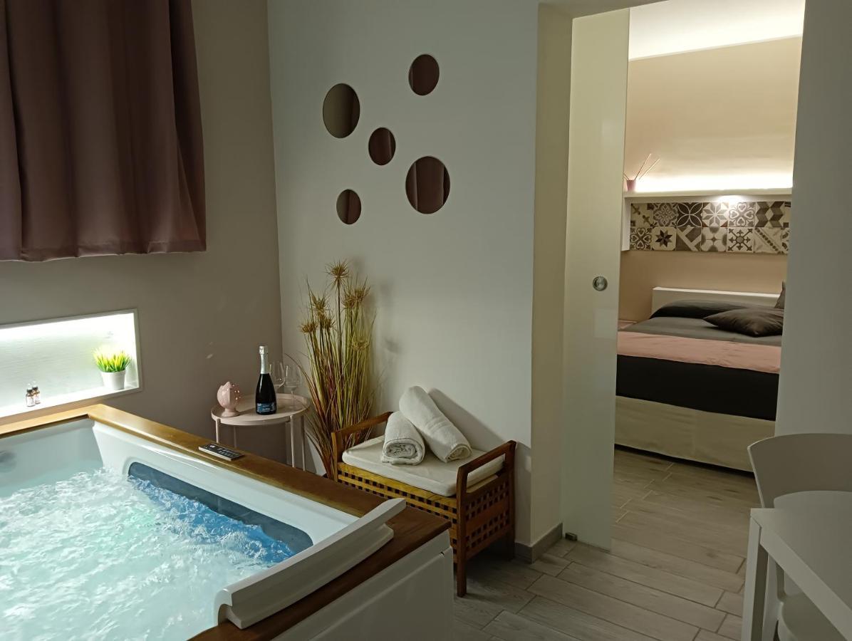 Double Room with Hot Tub