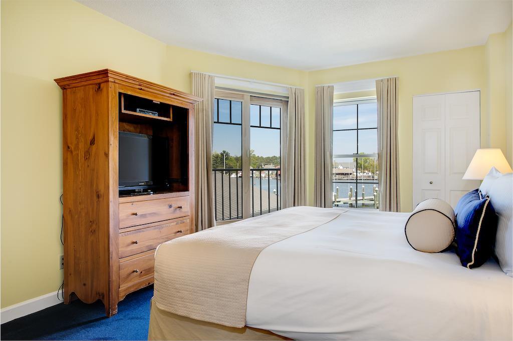 King Suite with Balcony and Spa Bath