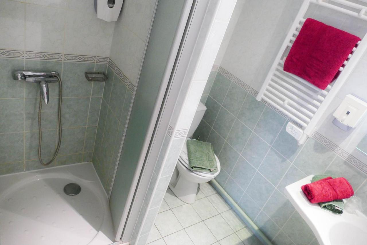 Family Room,1567063463:JPEG