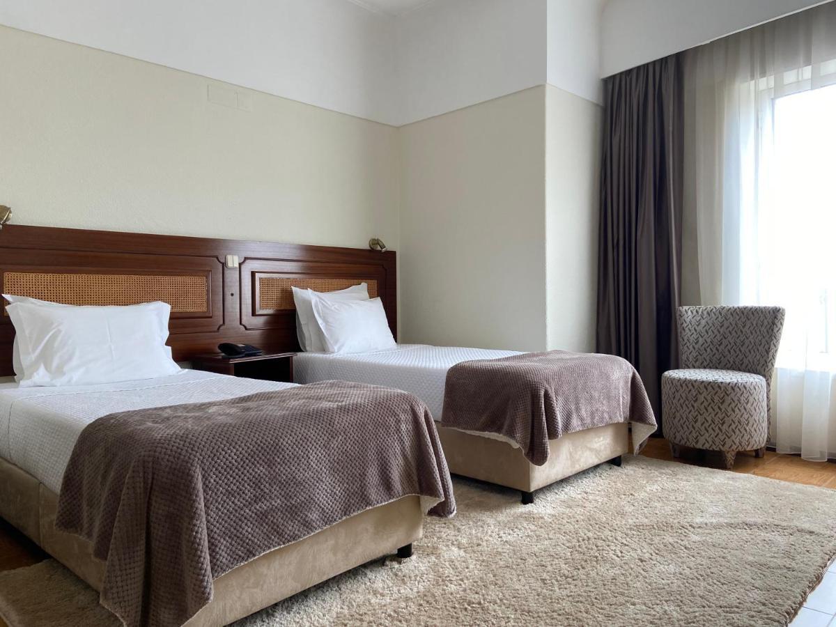 Twin Room,1215883600:JPEG