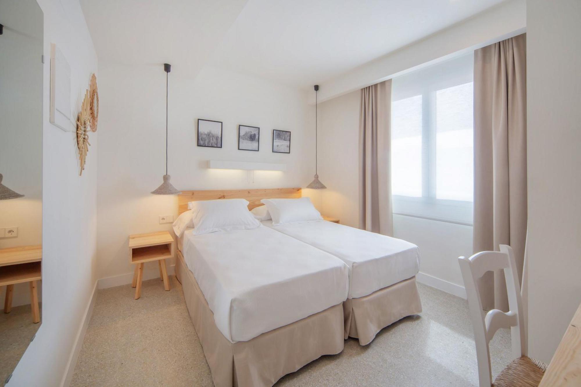Twin Room,1207490596:JPEG