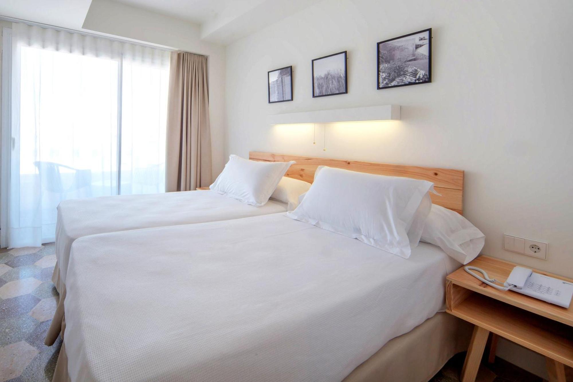 Twin Room with Balcony,1207491085:JPEG