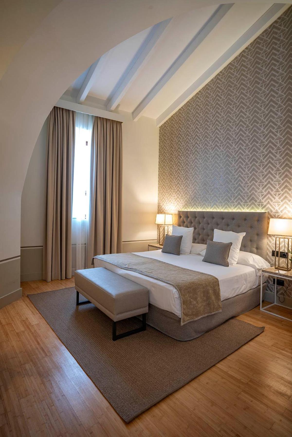 Deluxe Double Room with Spa Access,1207794391:JPEG