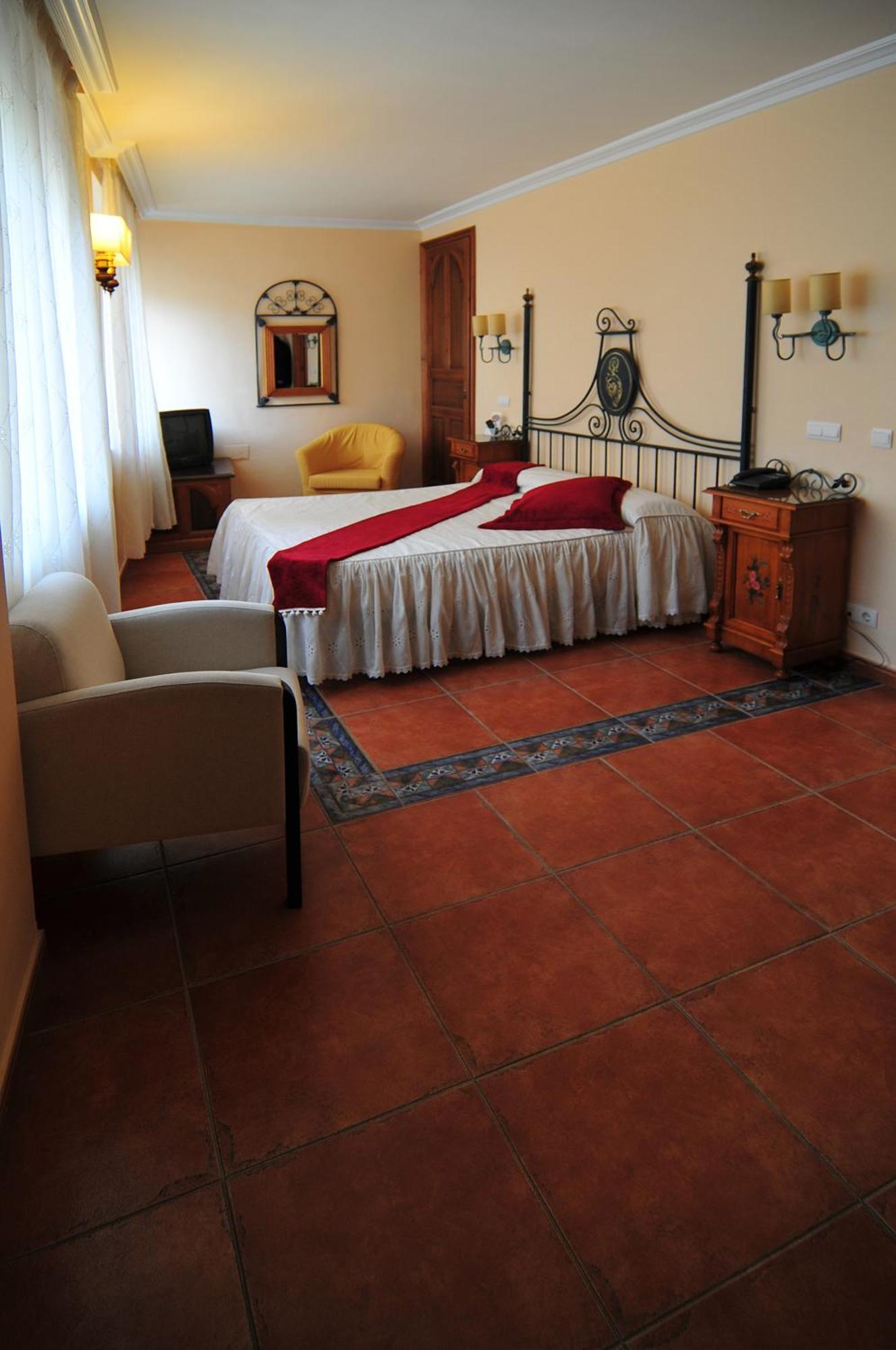 Double or Twin Room Spa Bath,1318686676:JPEG