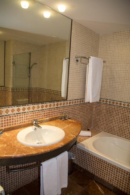 Quarto Twin Standard