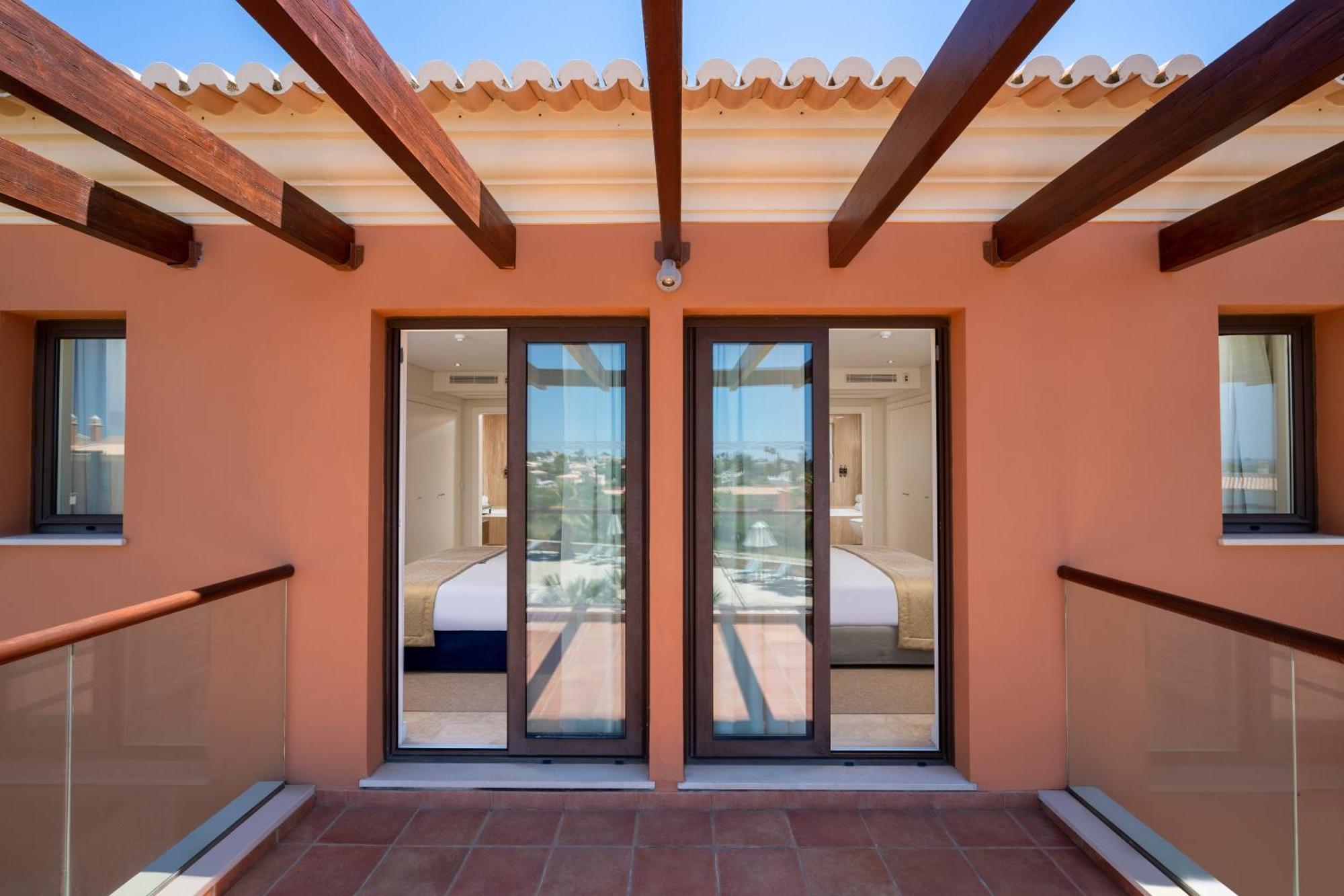 Two-Bedroom Luxury Townhouse,1589259016:JPEG