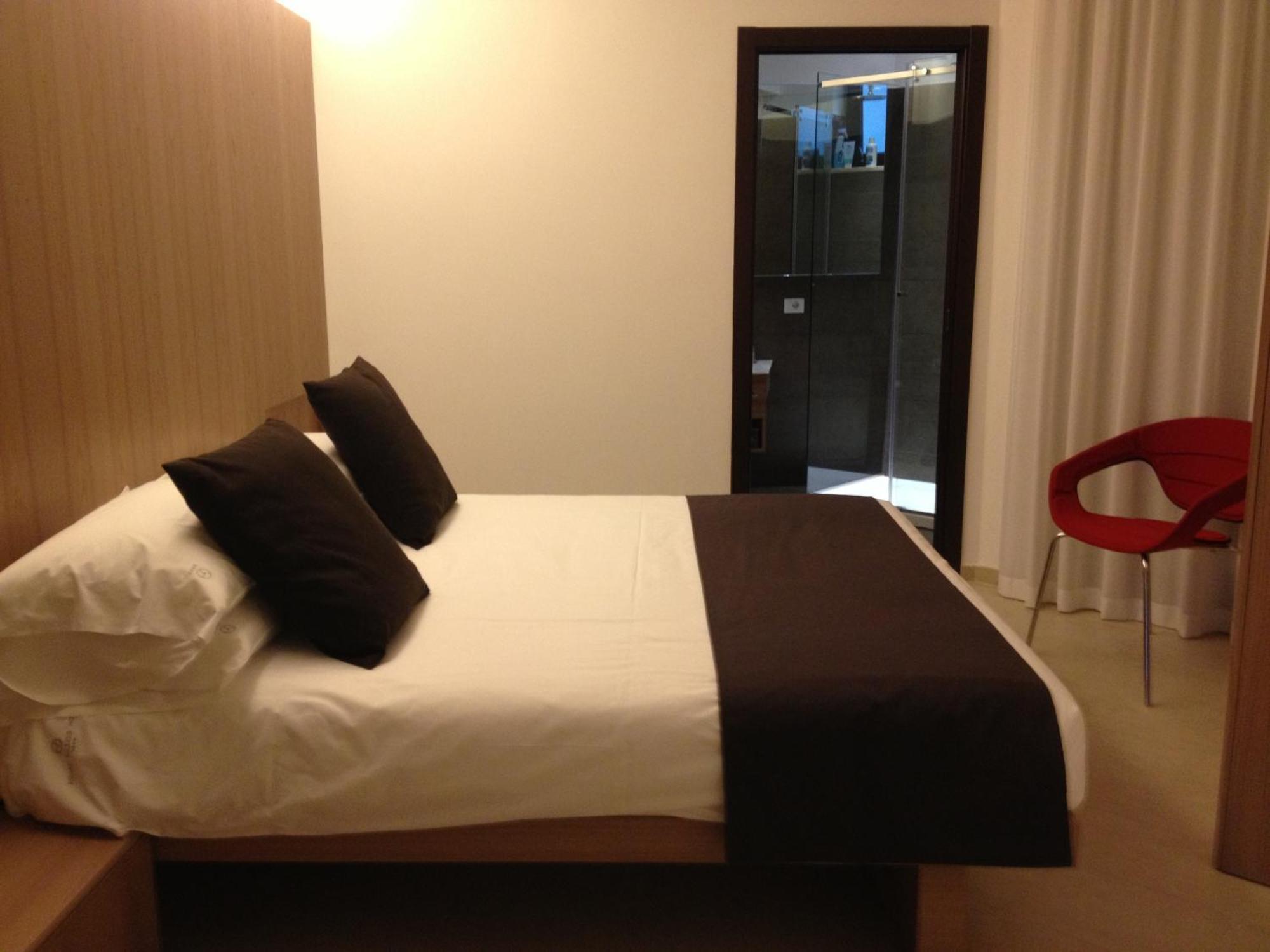 Family Two-Bedroom Suite,1584536951:JPEG