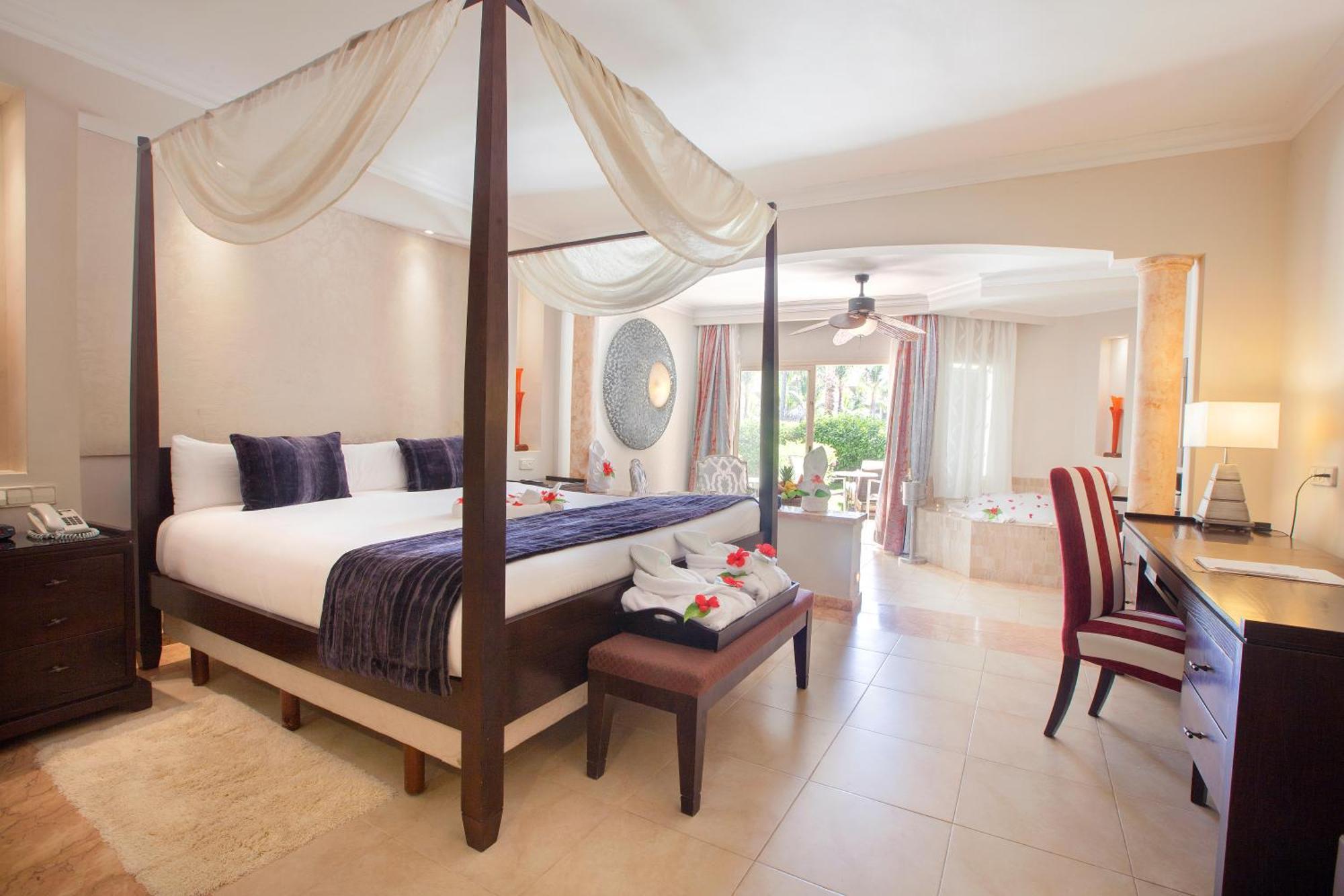 Suite Júnior Elegance Club Majestic com Acesso Directo à Piscina e Acesso Wi-Fi Gratuito - Apenas Adultos (+18 Anos)