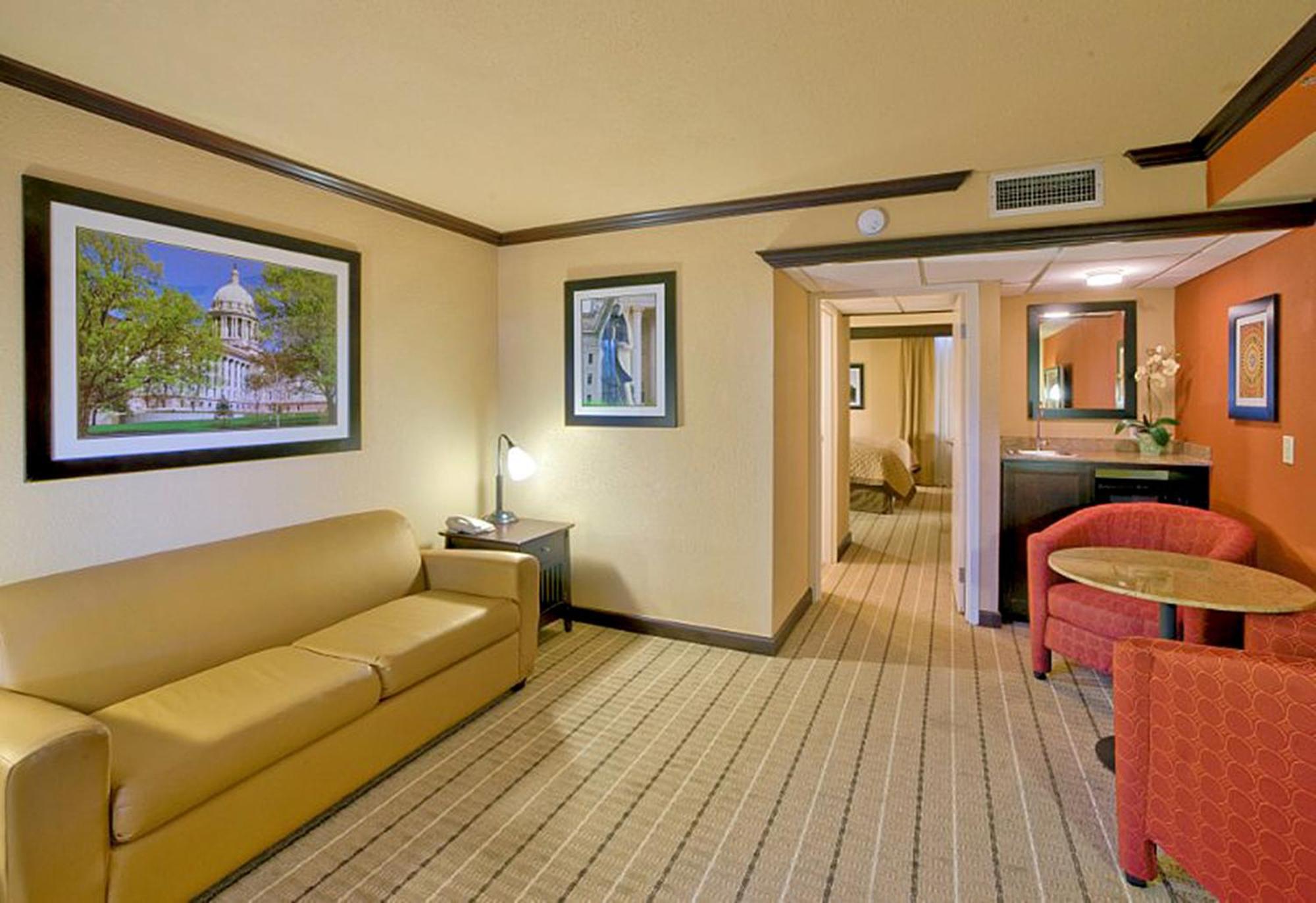 One-Bedroom King Suite with Sofa Bed -  Non-Smoking