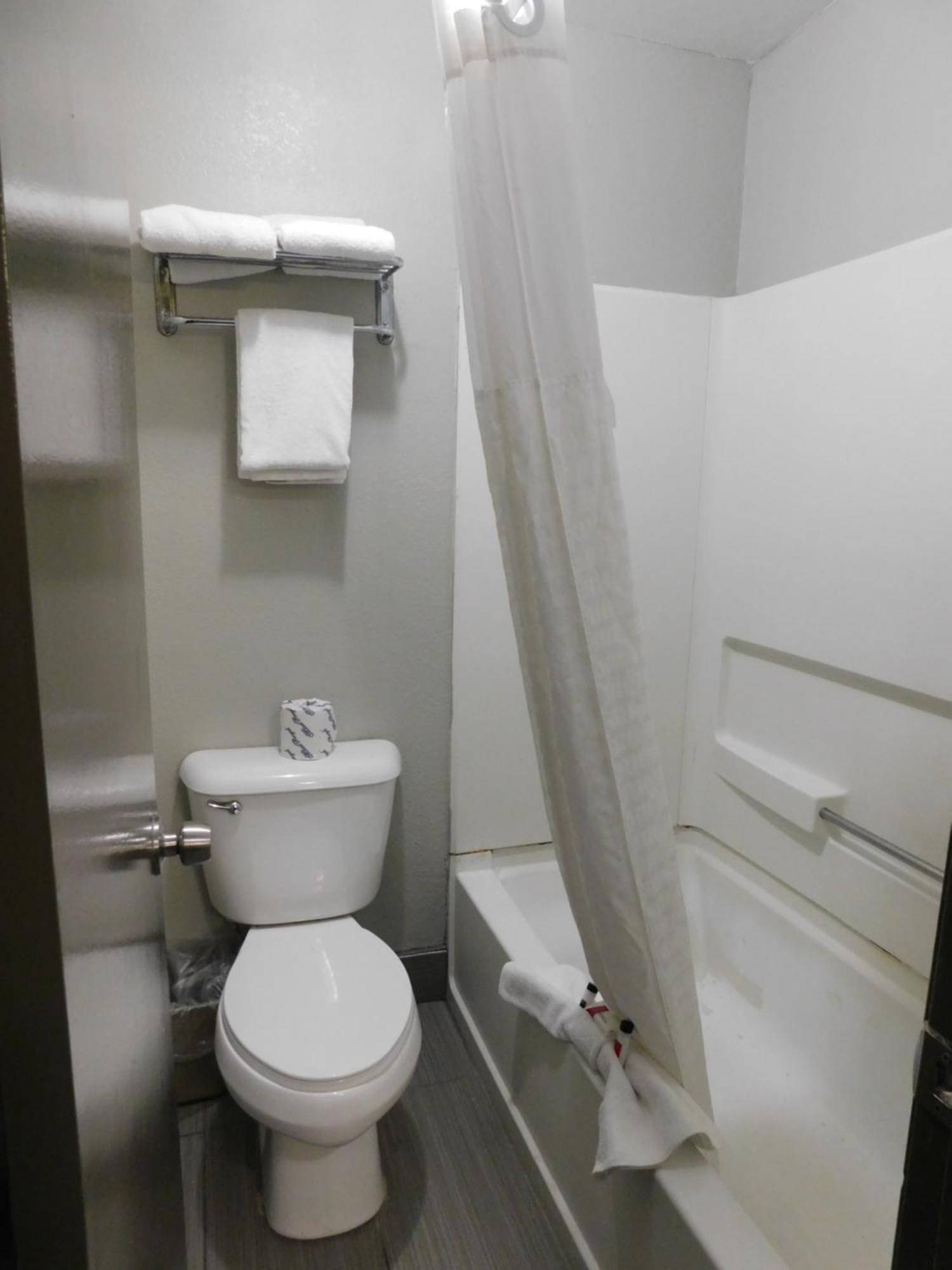 Deluxe Room, 2 Queen Beds, Non Smoking, Fireplace