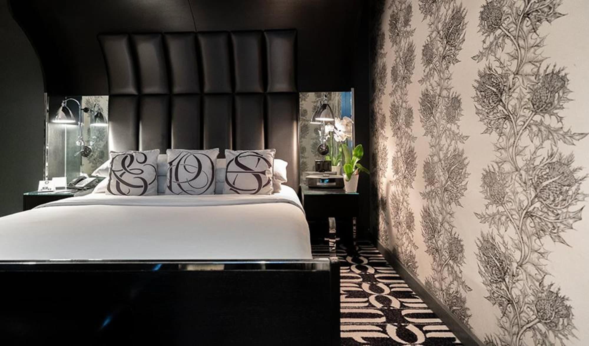 Junior Suite mit Kingsize-Bett und Stadtblick