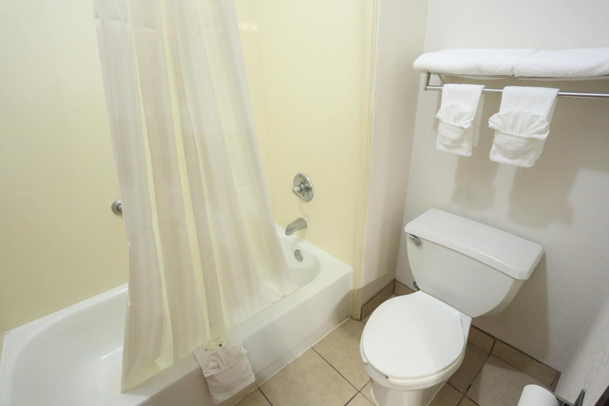 Queen Suite with Two Queen Beds - Non-Smoking