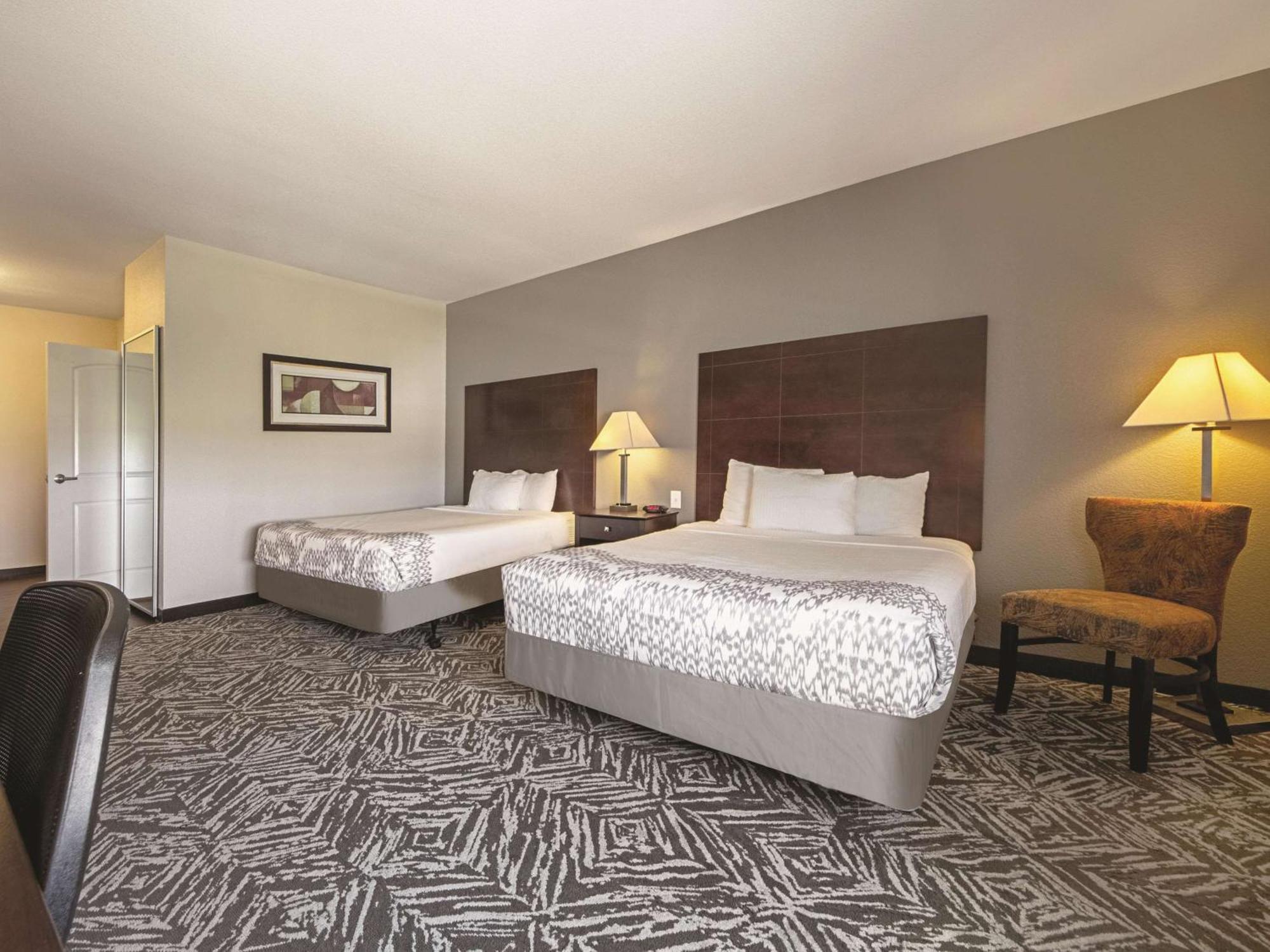 Queen Room with Two Queen Beds,1276086811:JPEG