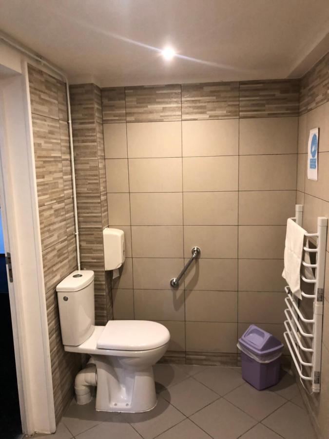 Chambre Double Accessible aux Personnes à Mobilité Réduite