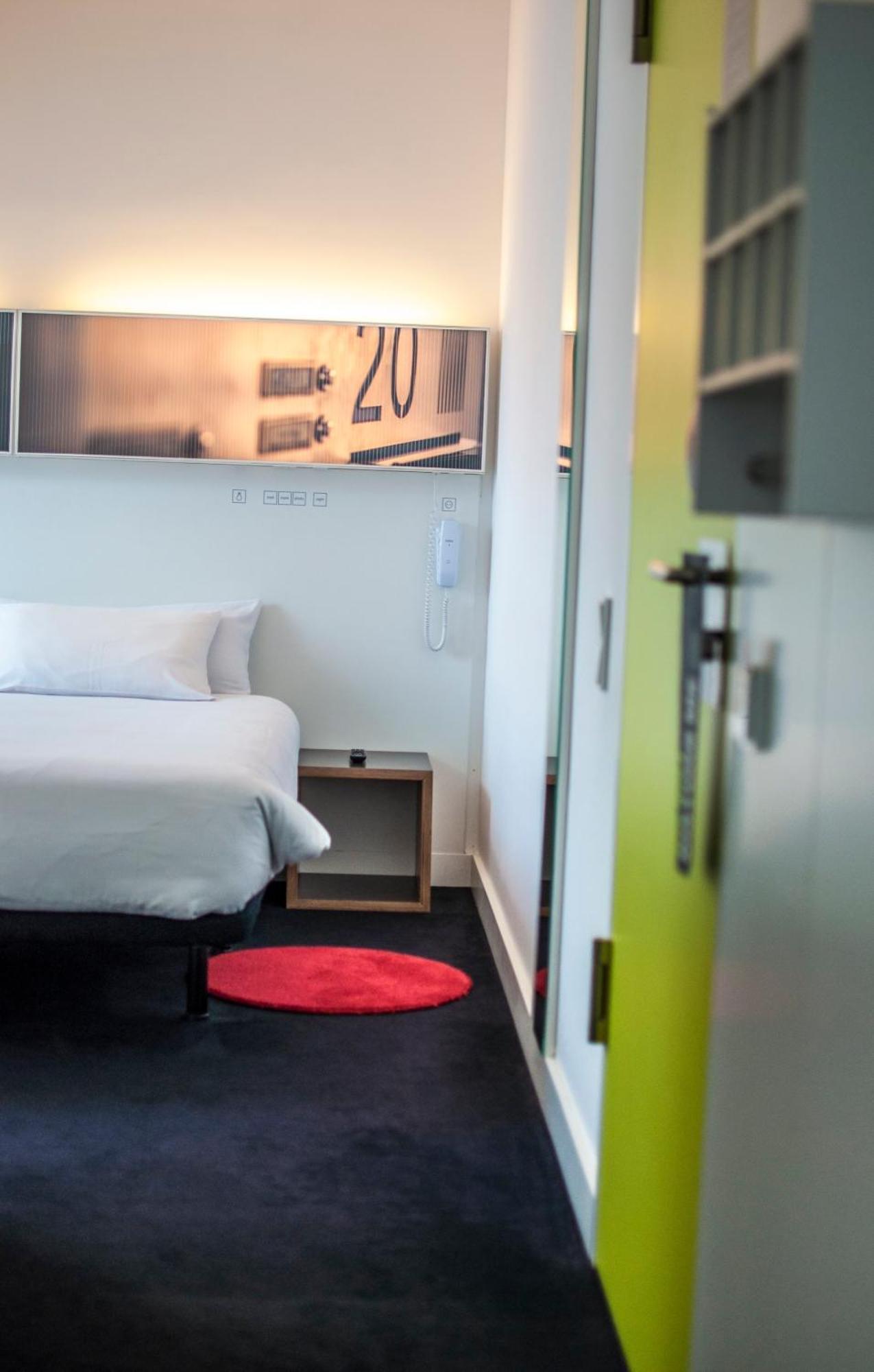 Large Double Room,1212118114:JPEG