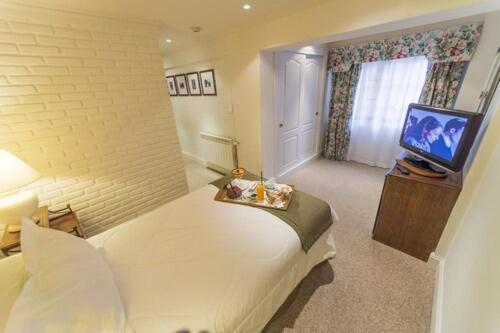 Single Room,1212614728:JPEG
