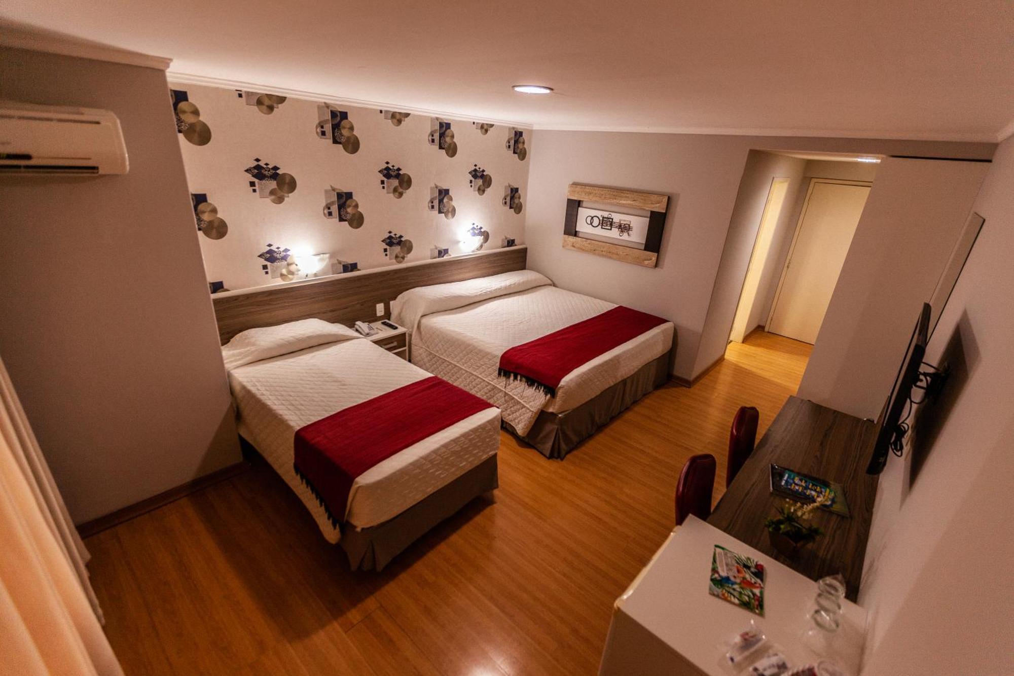 Quarto Duplo com Cama Extra
