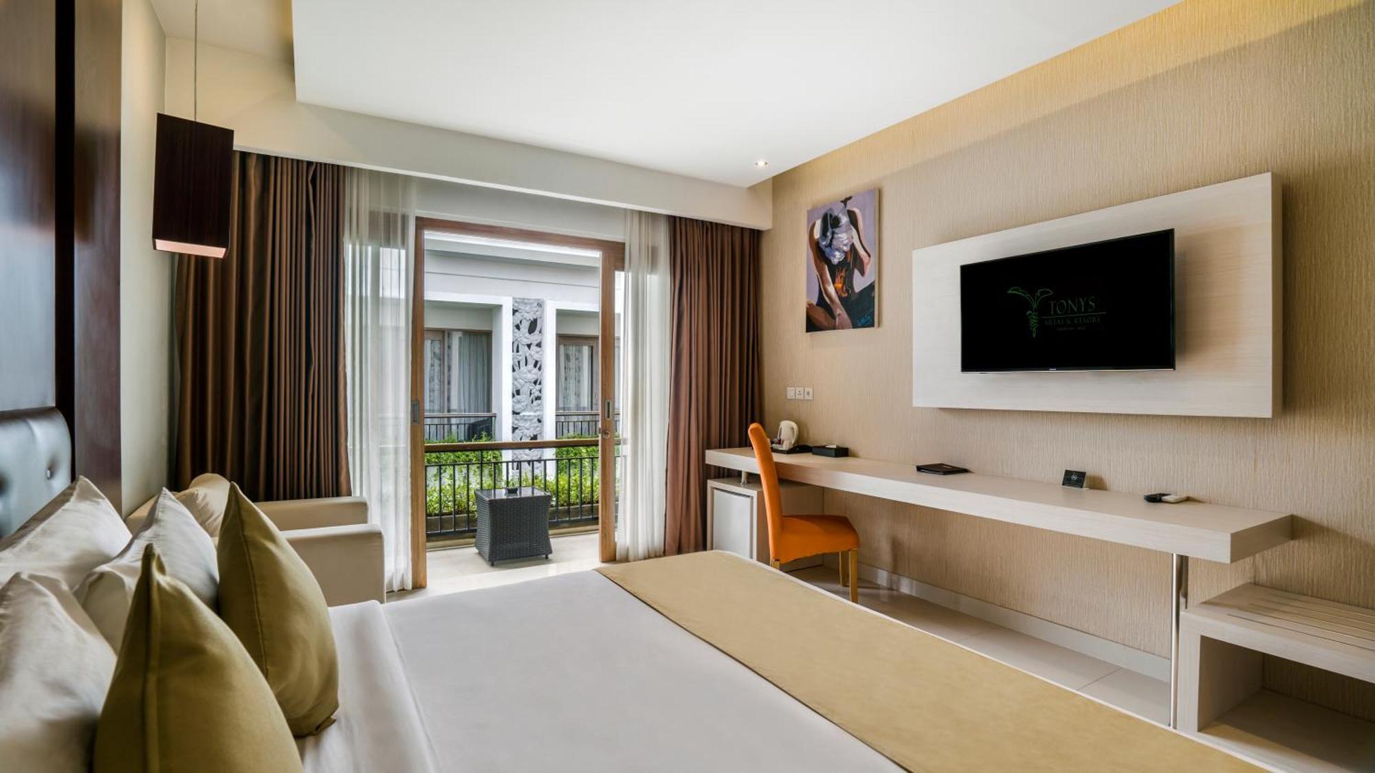 Deluxe Doppel-/Zweibettzimmer mit Poolblick