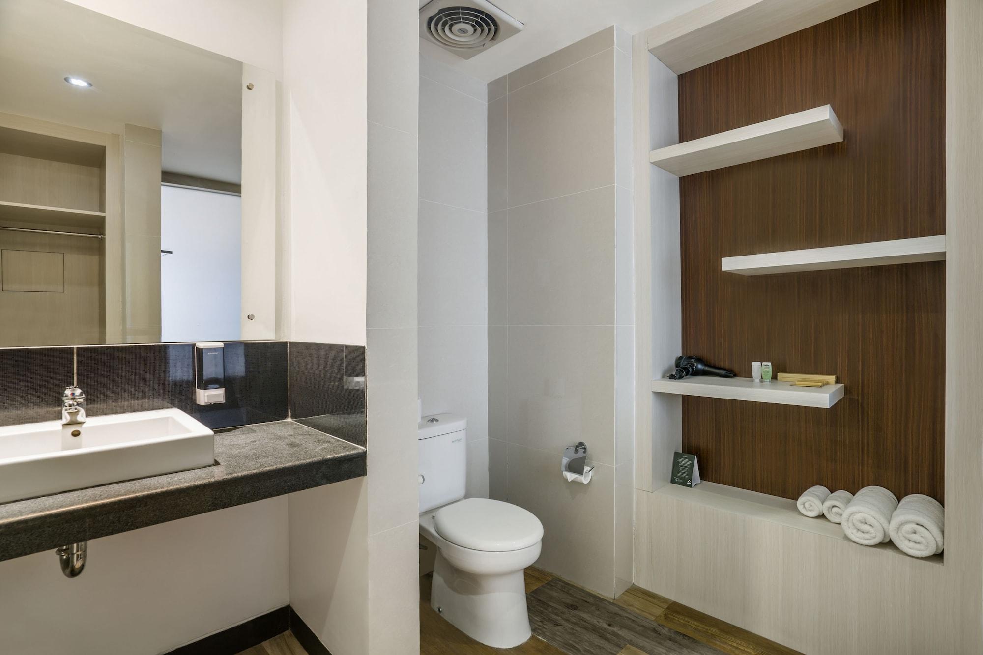 Deluxe Doppel-/Zweibettzimmer mit Zugang zum Pool