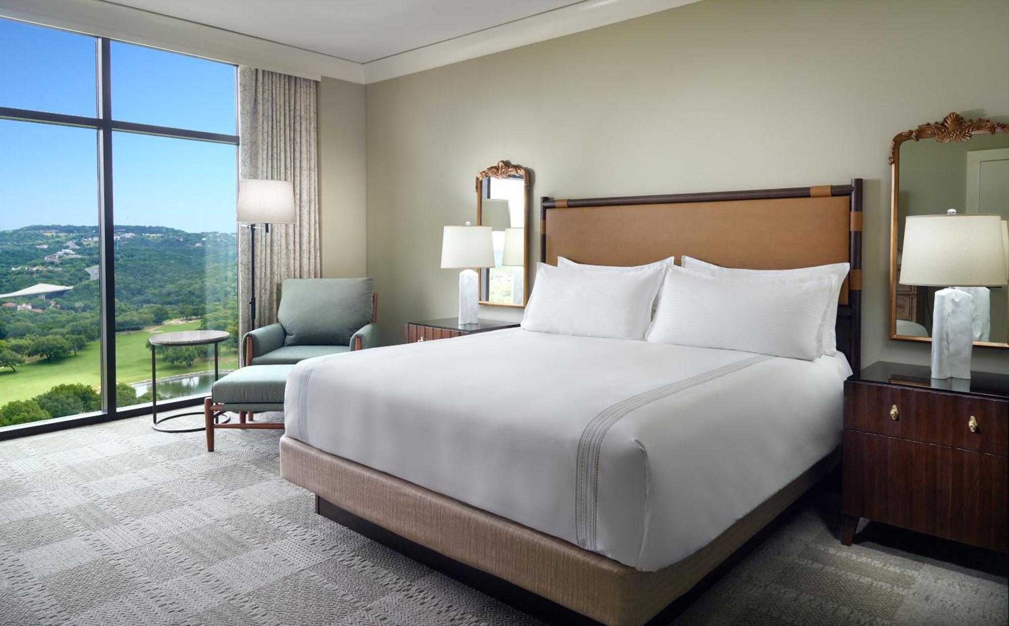 Signature Fairways Suite
  - 1 King Bed