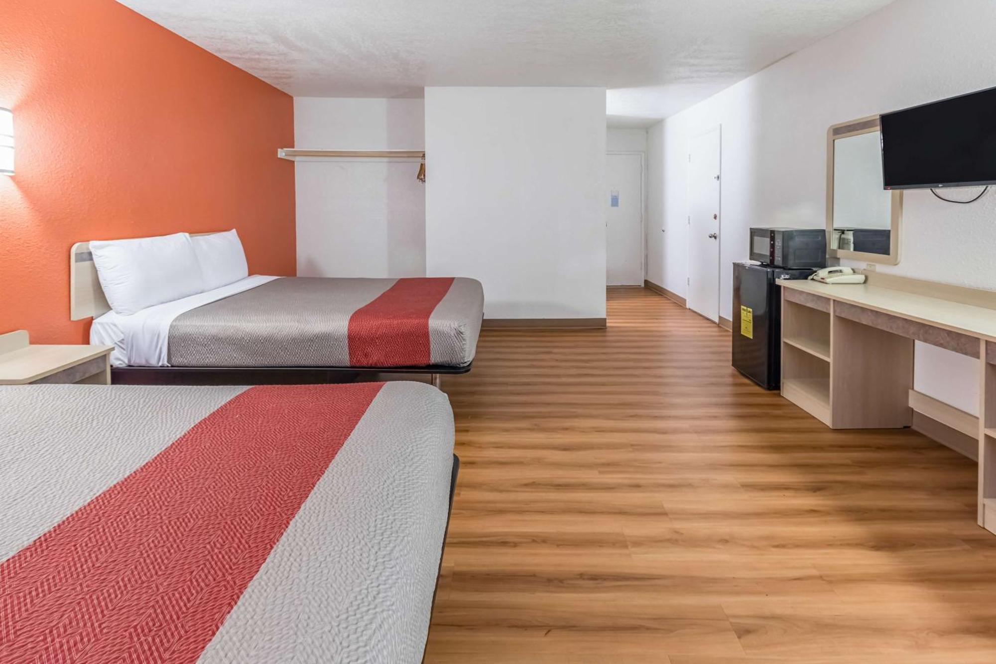 Queen Room with Two Queen Beds - Disability Access - Roll In Shower