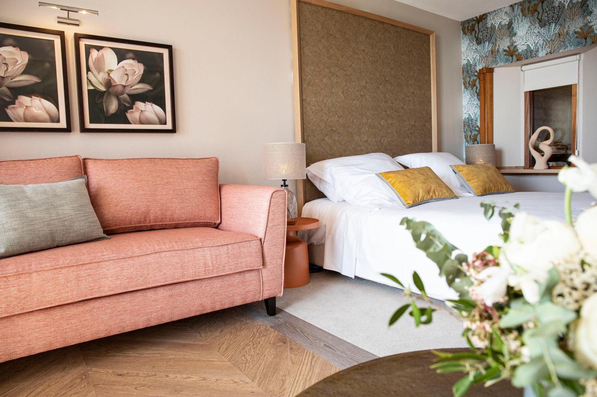 Prestige Suite with Sea View Complimentary Spa Access,1257104770:JPEG