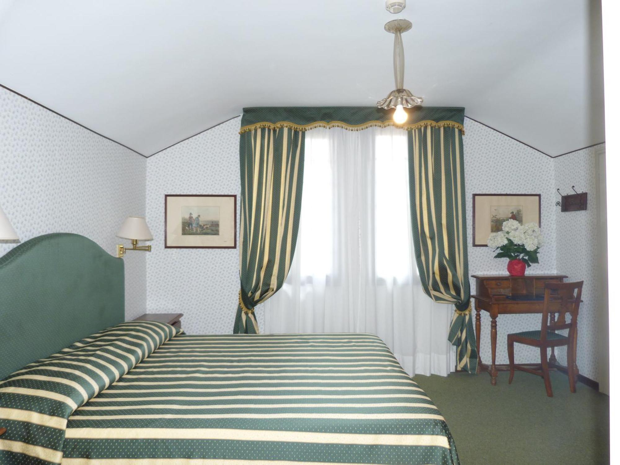 Double Room,910974016:JPEG