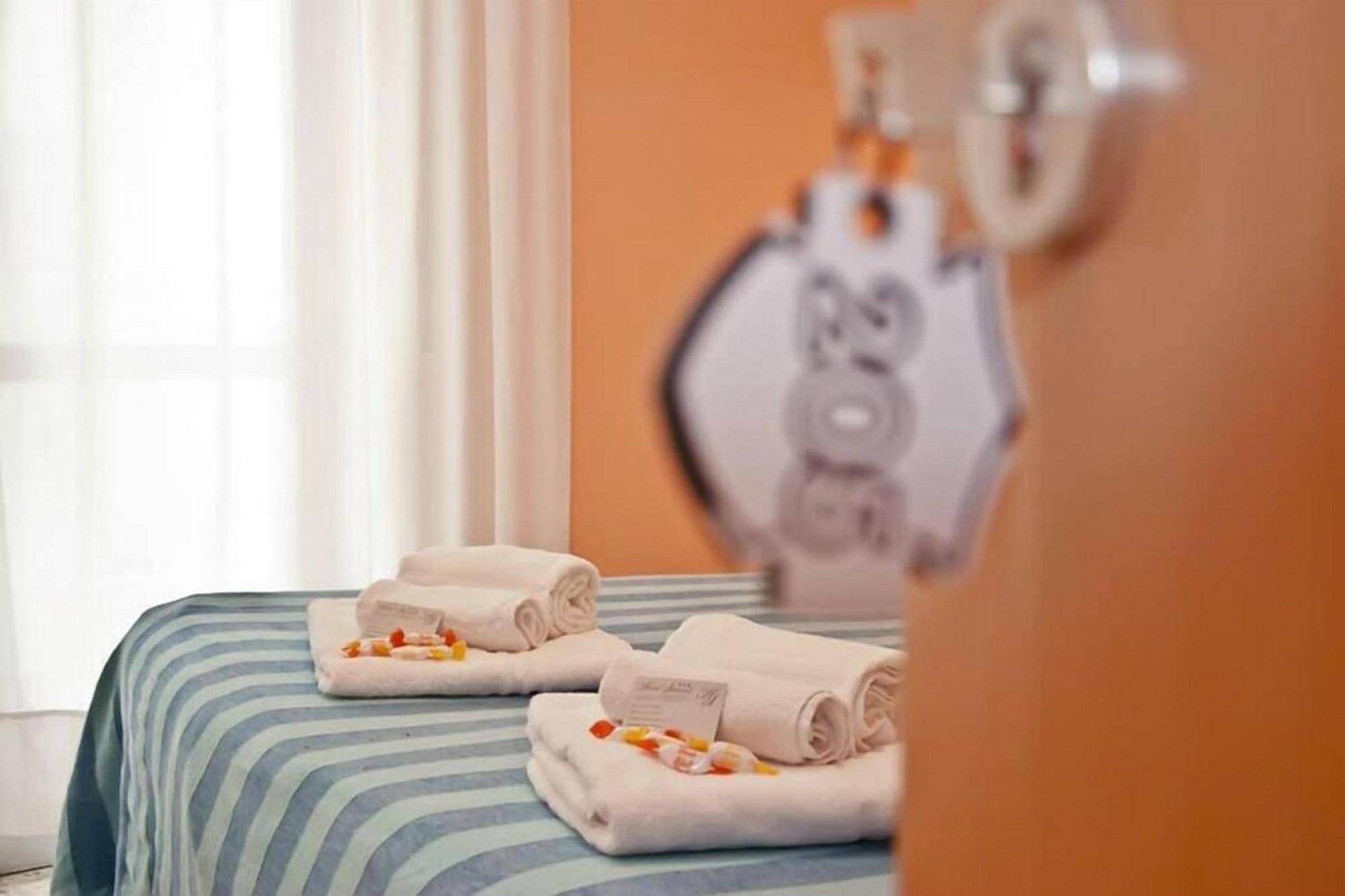 Standard Double or Twin Room,1216033432:JPEG