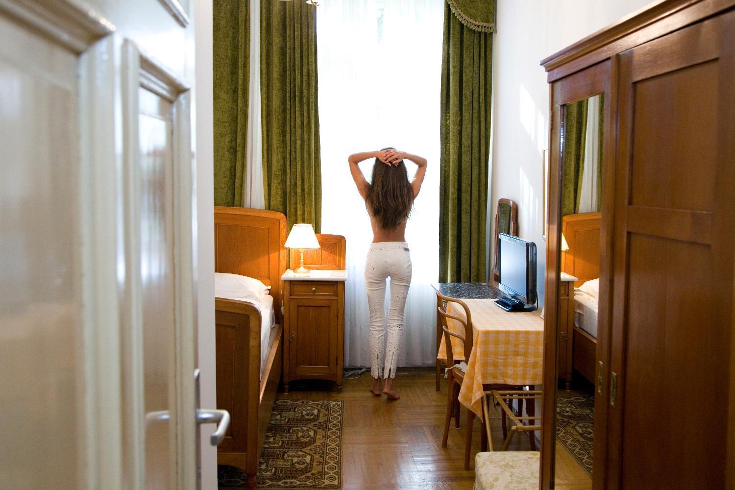 Single Room,61022431:JPEG