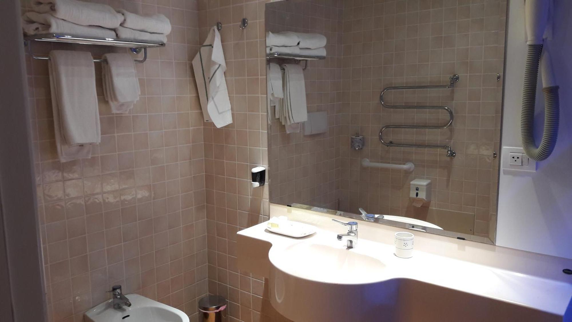 Quadruple Room,1216442656:JPEG
