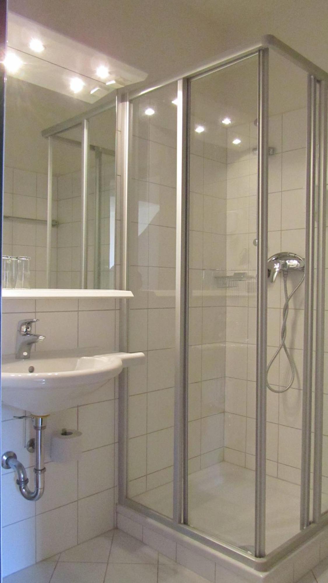 Double Room,1216878343:JPEG