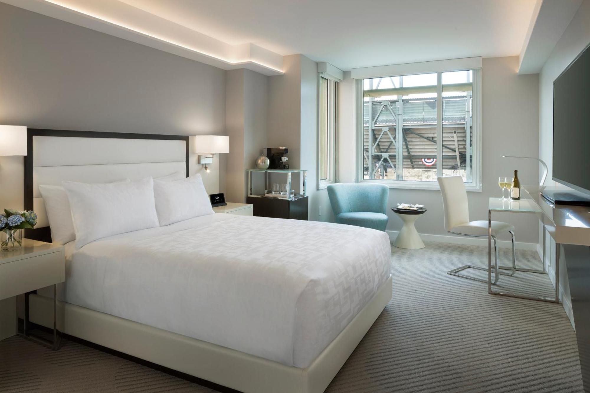 Deluxe Queen Room