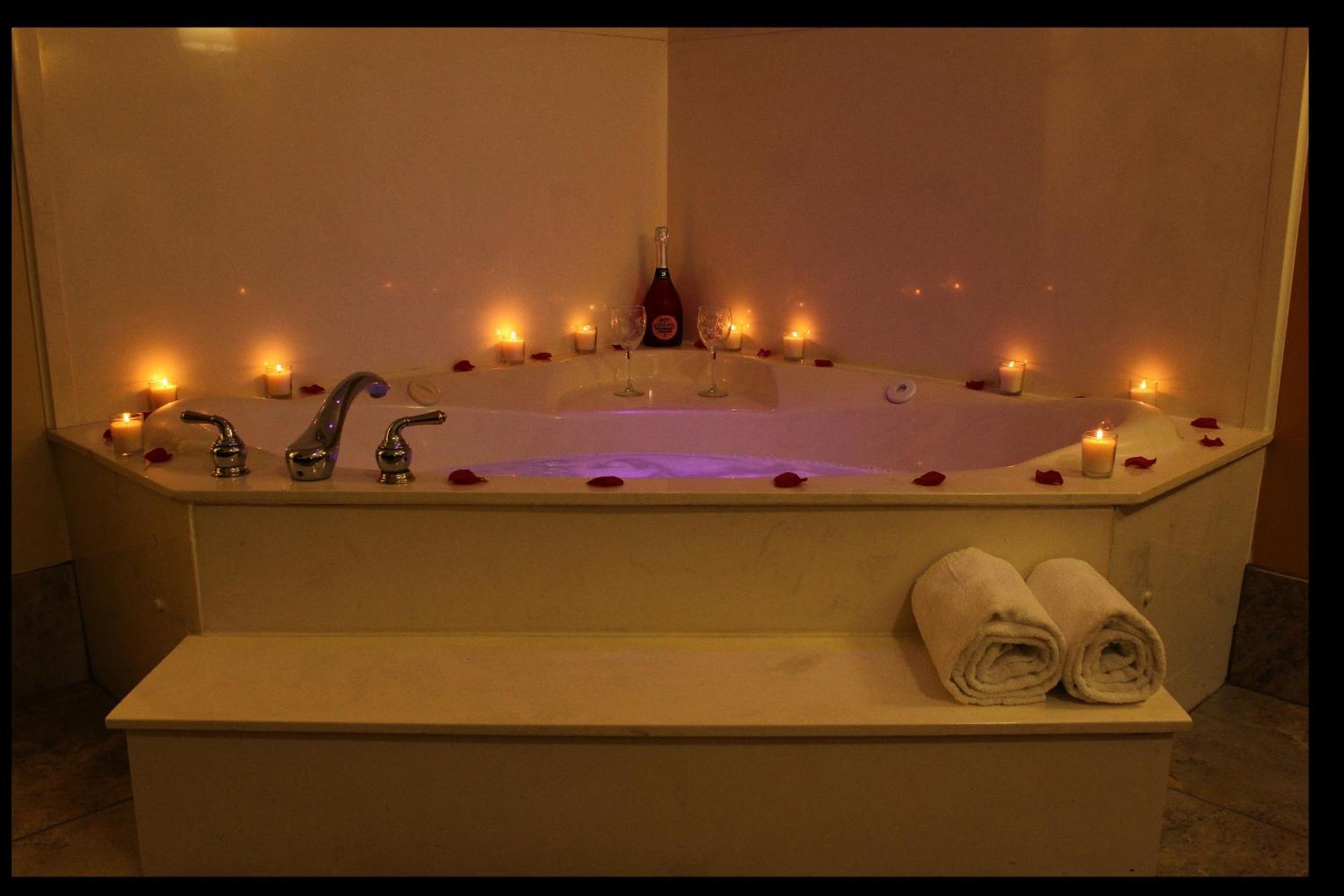 Honeymoon Suite