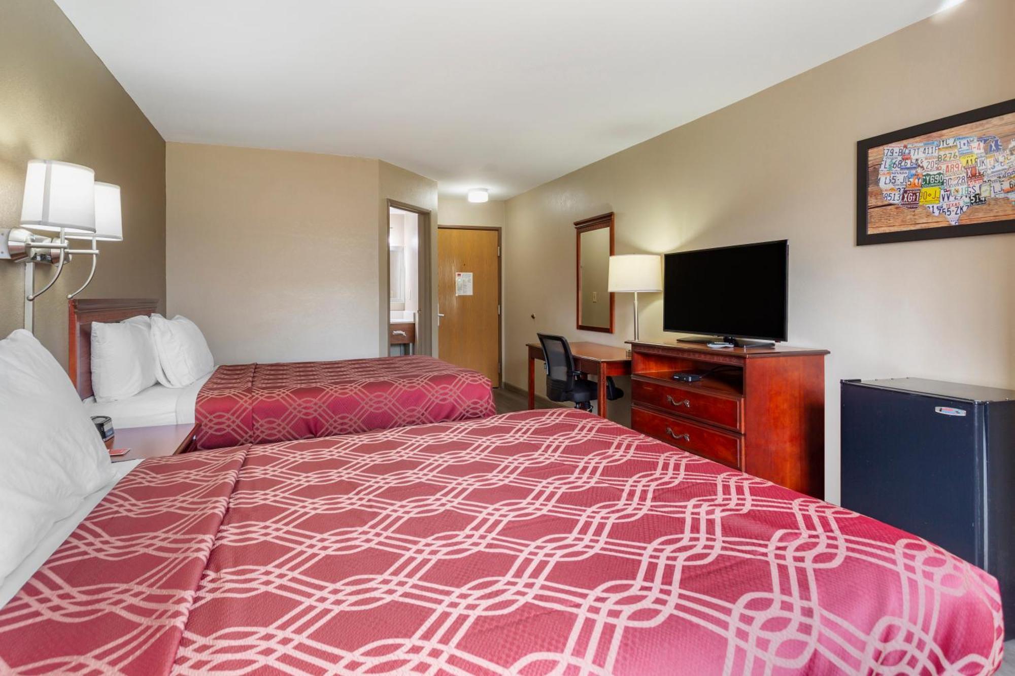 Standard Queen Room with Two Queen Beds- Non-Smoking
