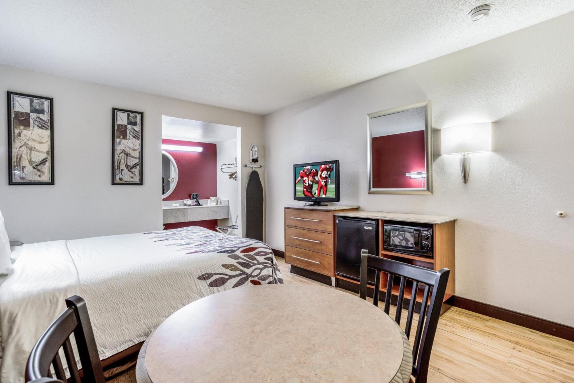 Deluxe Queen Room Smoke Free