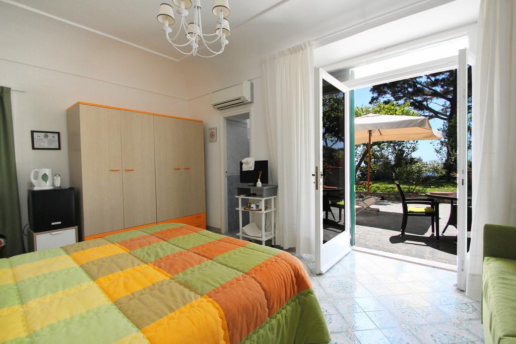 Dreibettzimmer mit Terrasse